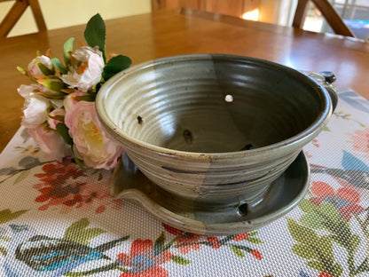 Handmade Stoneware Berry Rinsing Bowl - gallery image 5